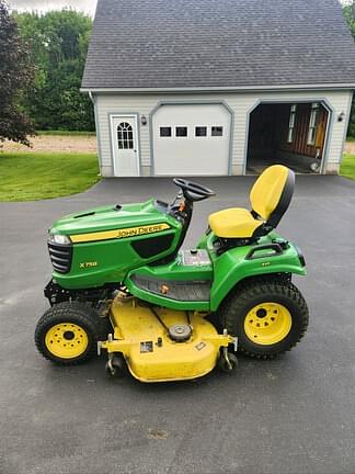 Image of John Deere X758 equipment image 4