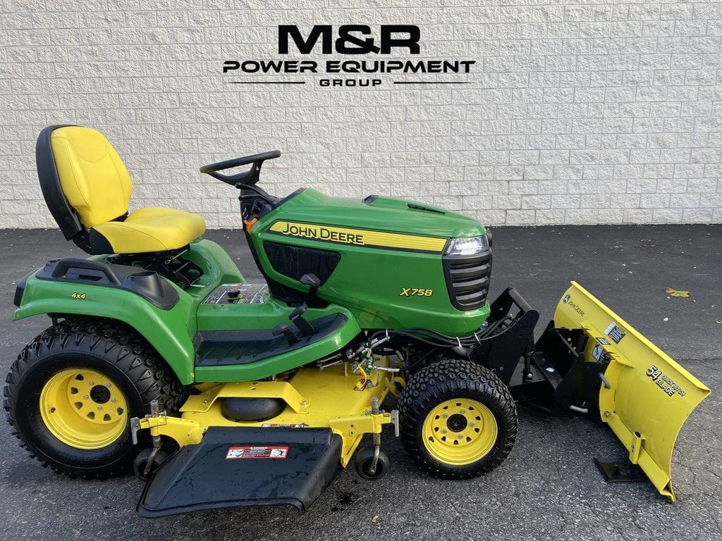Main image John Deere X758
