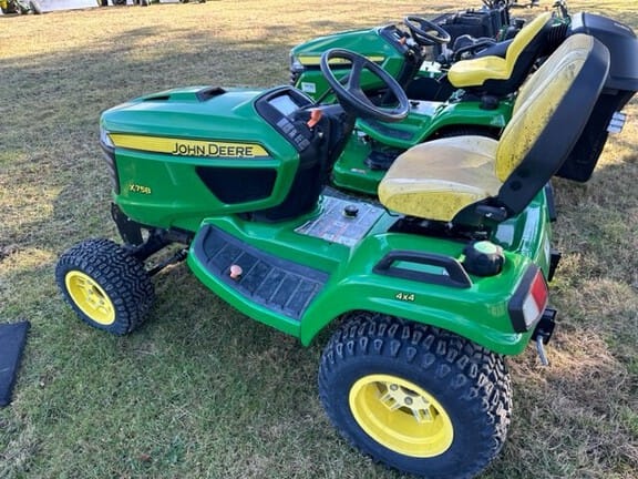 Main image John Deere X758