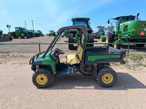 Image of John Deere XUV 825E equipment image 1