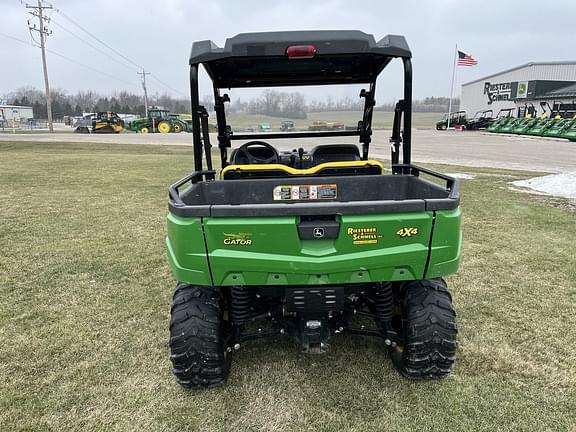 Image of John Deere XUV 560E equipment image 2