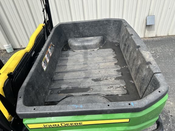 Image of John Deere XUV 560E equipment image 4