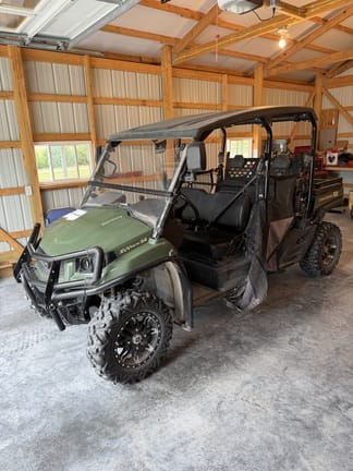 2018 John Deere XUV 590M Equipment Image0