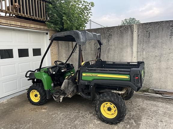 Image of John Deere Gator XUV 825i equipment image 1