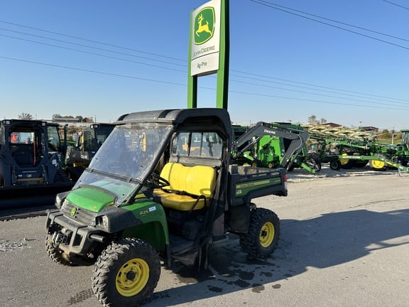 Main image John Deere Gator XUV 825i