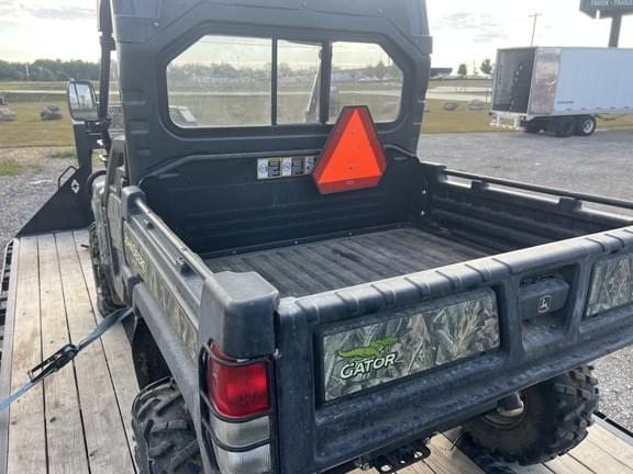 Image of John Deere XUV 825M equipment image 2