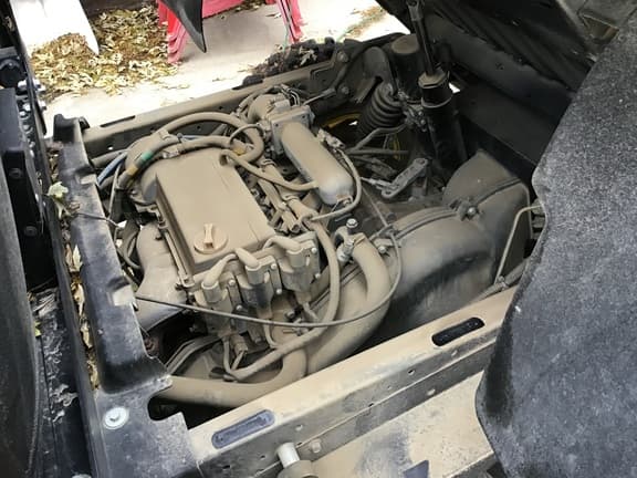 Image of John Deere XUV 825M equipment image 2