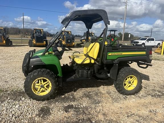 Image of John Deere XUV 825M equipment image 1