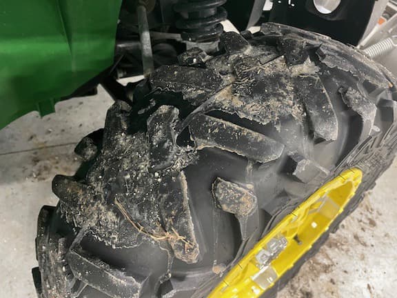 Image of John Deere XUV 825M S4 equipment image 2