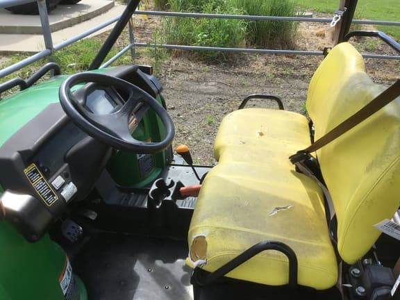 Image of John Deere XUV 825M S4 equipment image 4