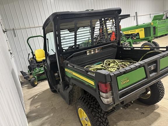 Image of John Deere XUV 835M equipment image 1