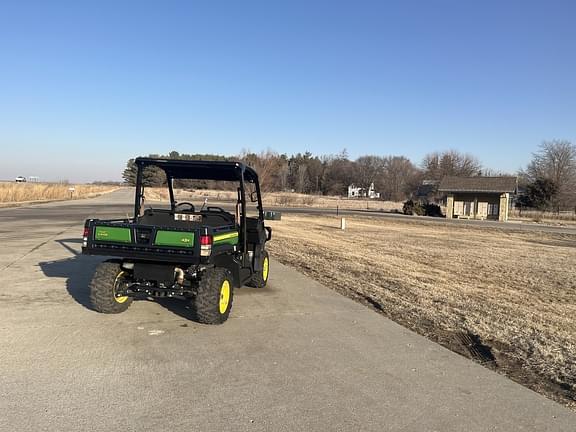 Image of John Deere XUV 835M equipment image 3