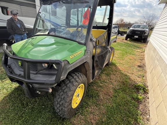 Image of John Deere XUV 835M equipment image 2
