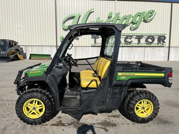 Image of John Deere XUV 835M equipment image 1