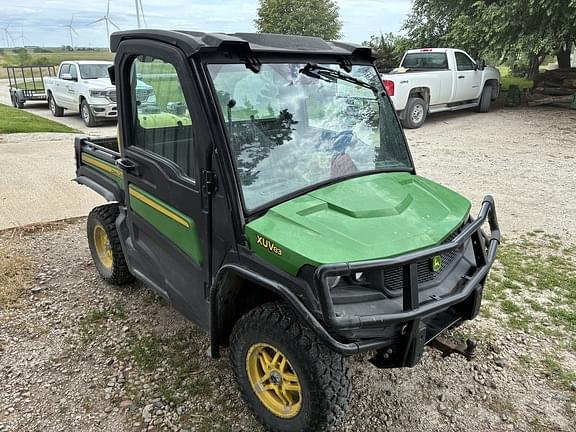 Image of John Deere XUV 835M equipment image 2