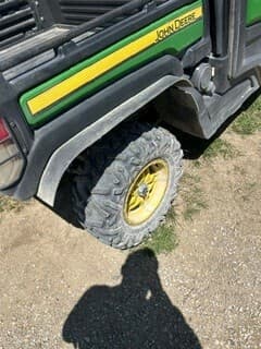 Image of John Deere XUV 835M equipment image 2