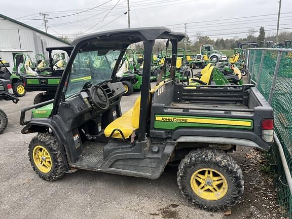 Image of John Deere XUV 835M equipment image 1