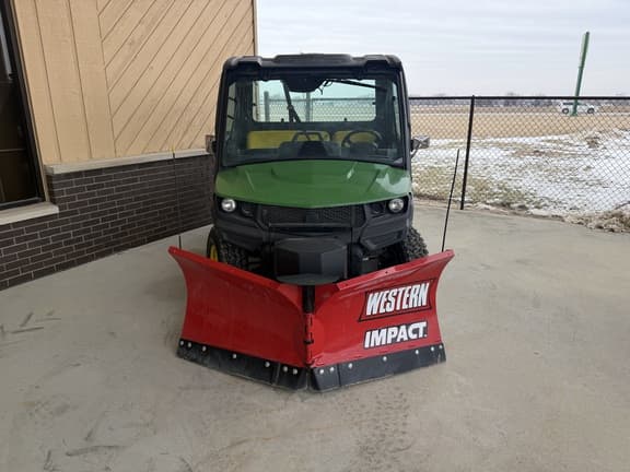 Image of John Deere XUV 835M equipment image 2