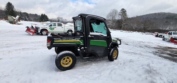 2018 John Deere XUV 835M Equipment Image0