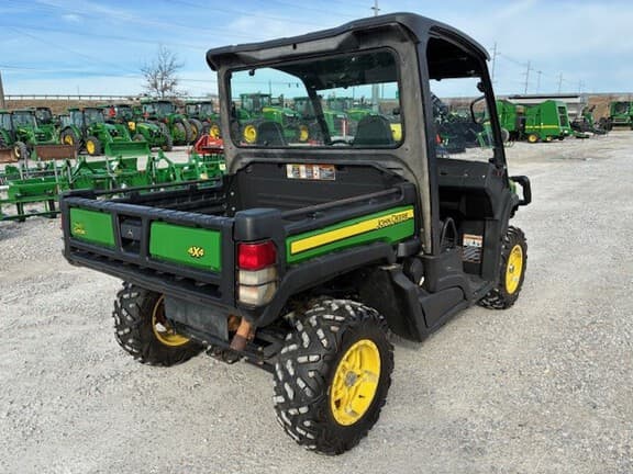 Image of John Deere XUV 835M equipment image 1