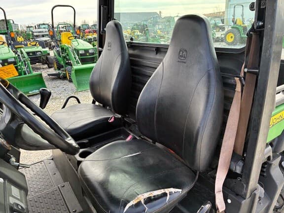 Image of John Deere XUV 835M equipment image 4