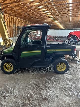 Image of John Deere XUV 835M equipment image 2