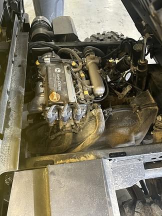 Image of John Deere XUV 835M equipment image 4