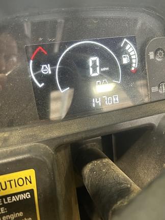 Image of John Deere XUV 835M equipment image 1