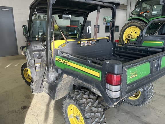 Image of John Deere XUV 835M equipment image 1