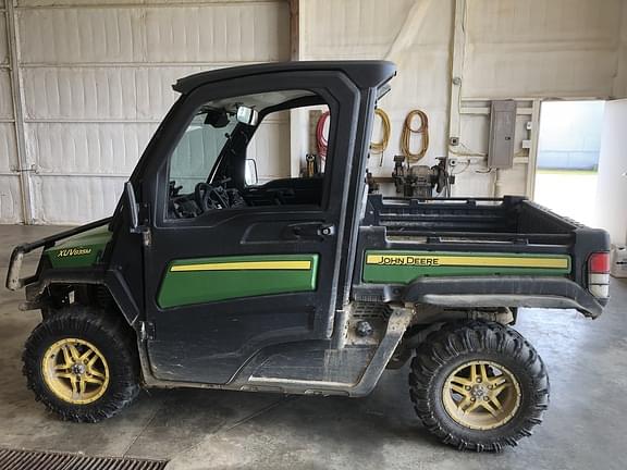 Image of John Deere XUV 835M Primary image