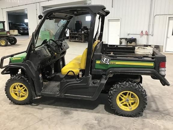 Image of John Deere XUV 835M equipment image 1