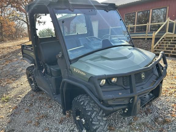 Image of John Deere XUV 835M equipment image 1