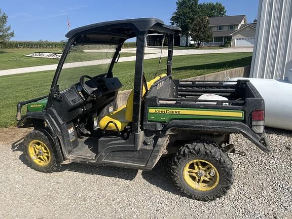 Image of John Deere XUV 835M Primary image