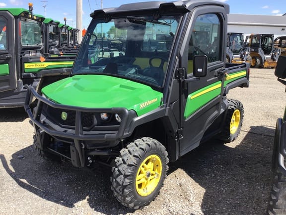 2018 John Deere XUV 835M Equipment Image0