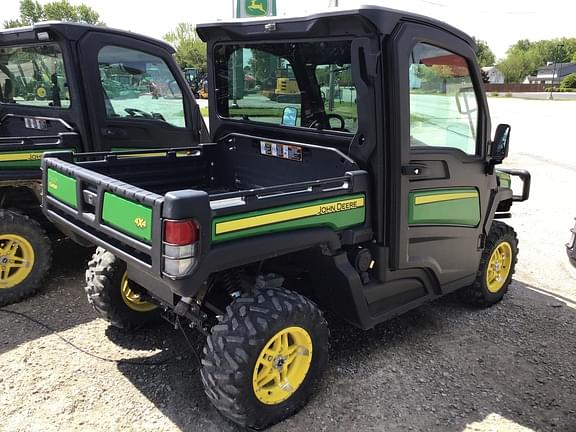 Image of John Deere XUV 835M equipment image 2