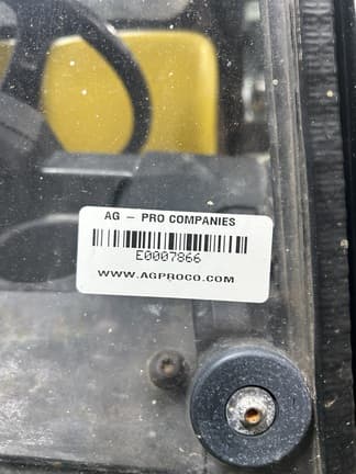 Image of John Deere XUV 835M equipment image 4