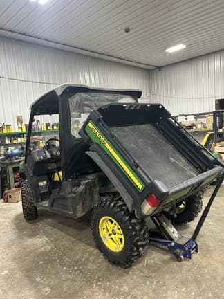 Image of John Deere XUV 835M equipment image 1