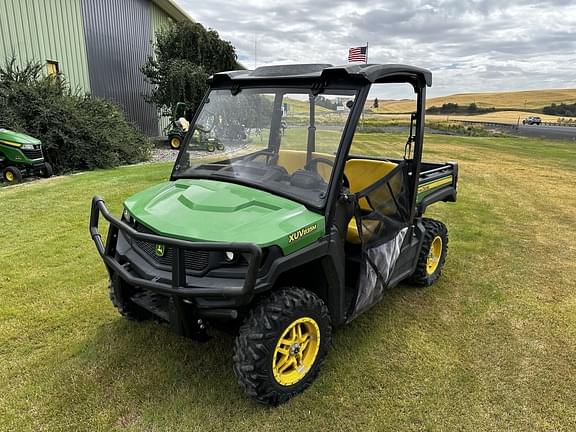 Image of John Deere XUV 835M Primary image