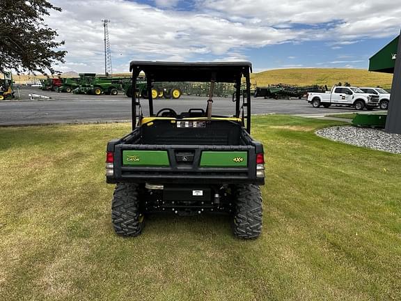 Image of John Deere XUV 835M equipment image 4