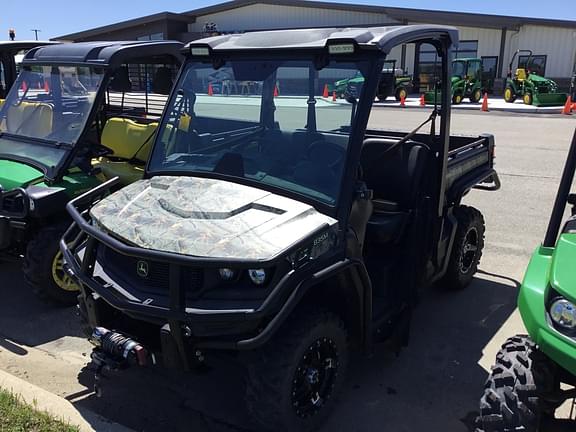 Image of John Deere XUV 835M equipment image 1