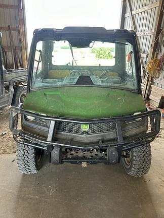 Image of John Deere XUV 835M equipment image 1