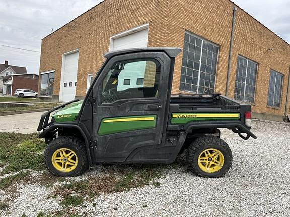 Image of John Deere XUV 835M Primary image