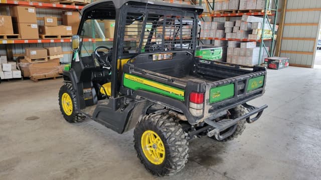 Image of John Deere XUV 835M equipment image 3