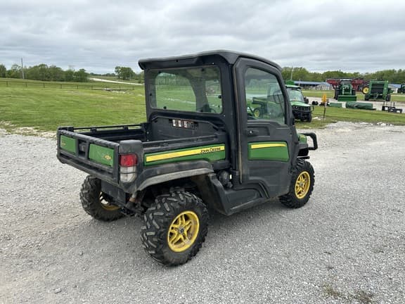 Image of John Deere XUV 835M equipment image 2