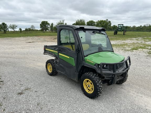 Image of John Deere XUV 835M equipment image 1