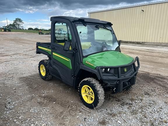 Image of John Deere XUV 835M Primary image