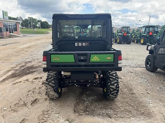 Image of John Deere XUV 835M equipment image 2