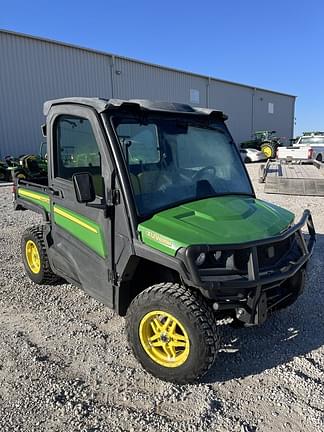 Image of John Deere XUV 835M equipment image 2