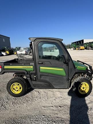 Image of John Deere XUV 835M equipment image 3