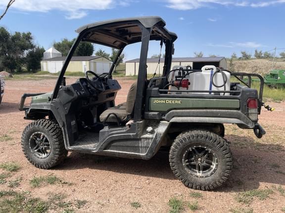 Image of John Deere XUV 835M equipment image 1